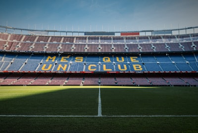 شرحفانتازياليورولعبةالأحلامالتيتجمعبينالاستراتيجيةوالعاطفة